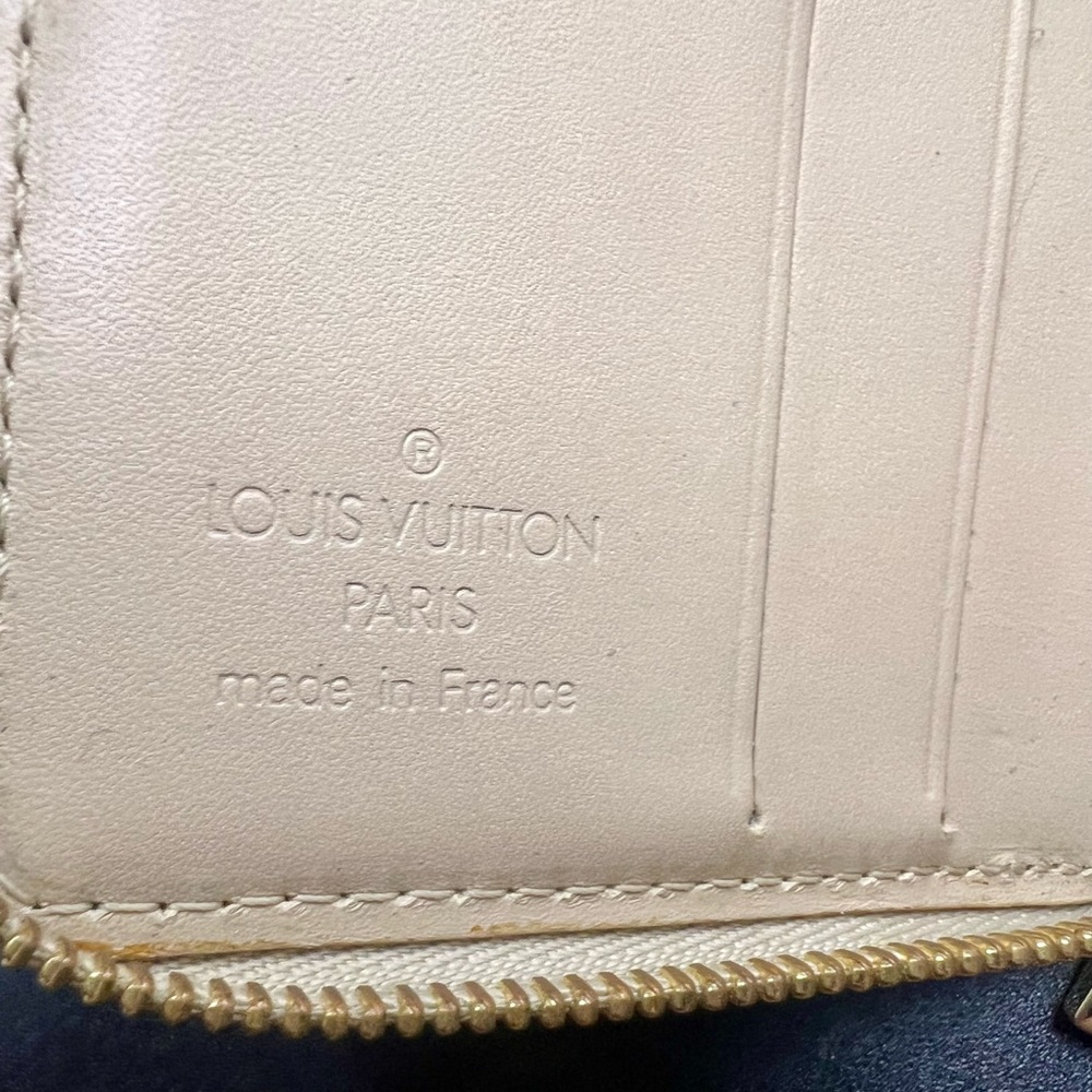 Louis Vuitton Monogram Vernis Compact Zippy wallet in a yellow patent leather - Picture 7 of 9